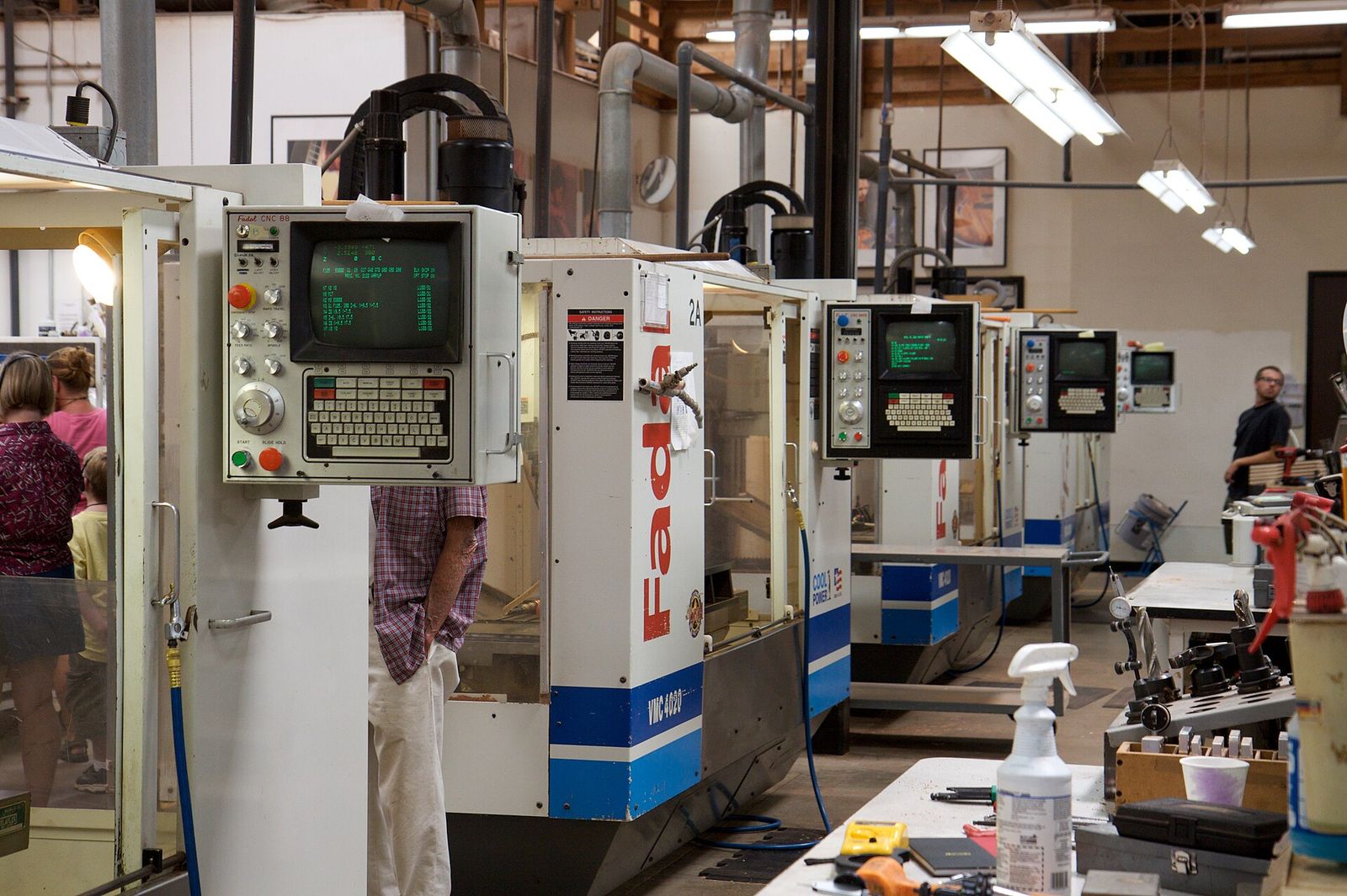 PVD coating chamber for cutting tools