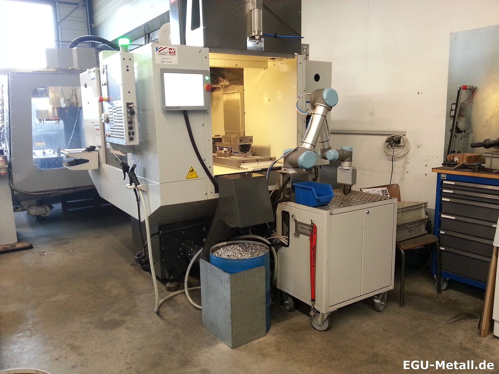 Cylindrical grinding machine